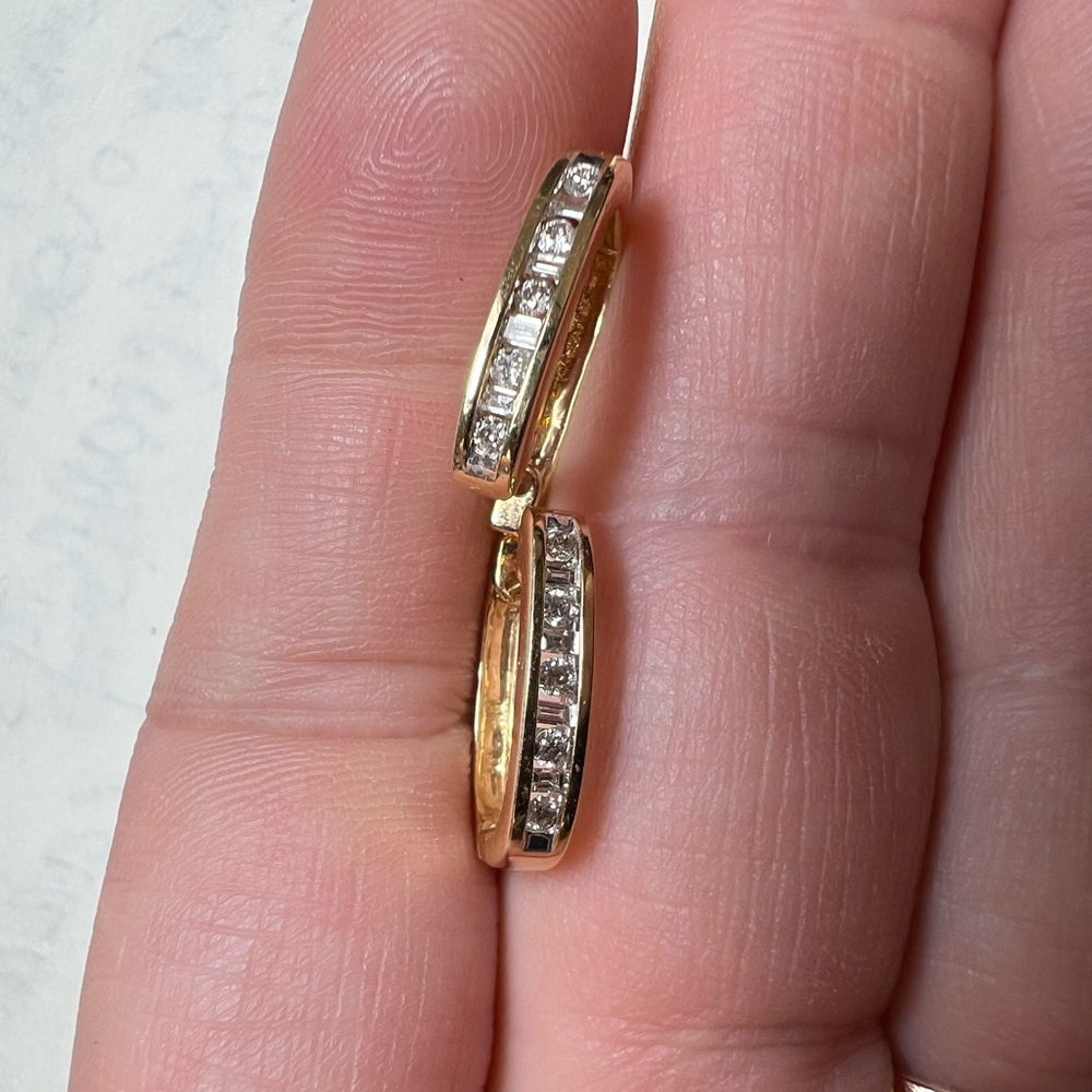 14K yellow gold and diamonds earrings